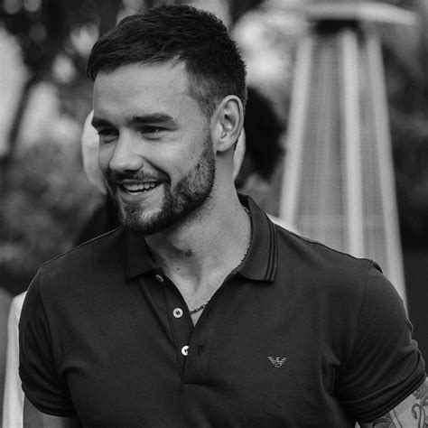 Ex De Liam Payne E Mãe De Seu Filho Cheryl Cole Se Emociona Em Velório