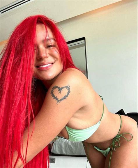 Karol G Celebra Su Cumpleaños 32 Con Diminuto Bikini