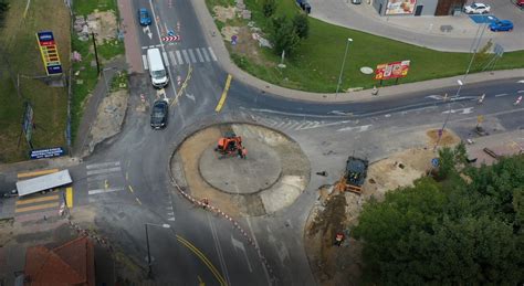 Budowa ronda w Trzebnicy opóźniona Kiedy będzie gotowe Jest