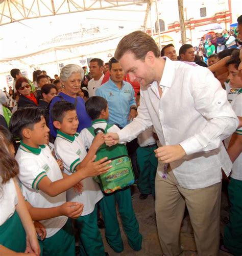 PERIODISTAS FRONTERA SUR MÁS DE 50 MIL ESTUDIANTES DE SAN CRISTÓBAL SE