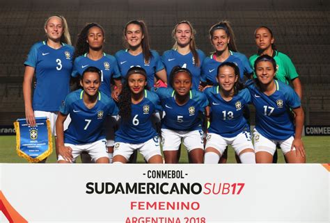 Seleção Feminina Sub 17 vence a Colômbia e segue na briga pelo título