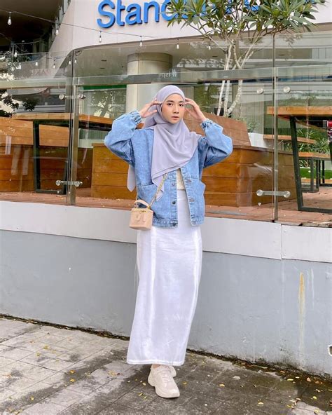 10 OOTD Hijab Dengan Rok Untuk Kuliah Ala Richa Etika Ulhaq