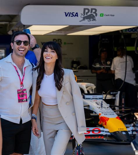 Christina Carmela (@christinacarmela) • Instagram photos and videos