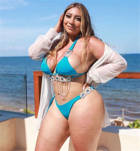 Hot Sexy Nancy Hernandez Bikini Pics