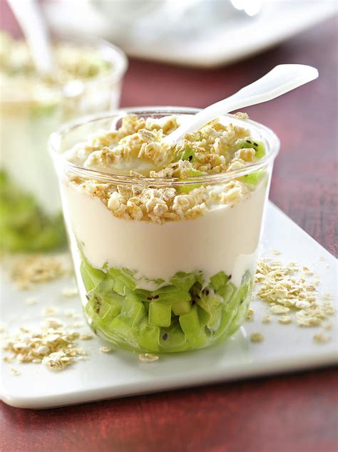 Verrine De Fromage Blanc Au Tartare De Kiwi Et Flocons D Avoine Fromage