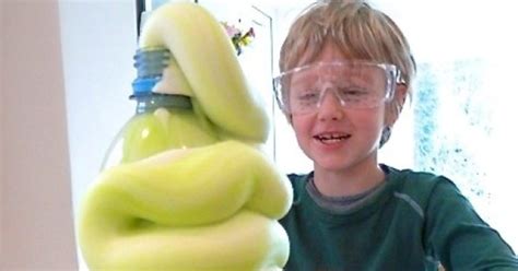 Easy Science Experiments To Blow Your Kids' Minds