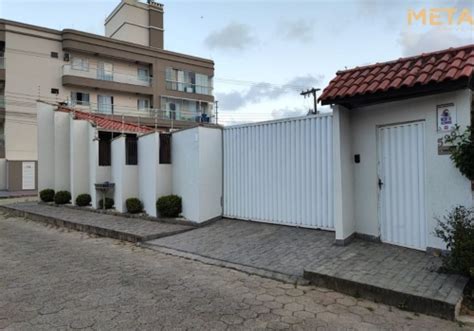 Casas à venda na Avenida Ivo Silveira em Navegantes Chaves na Mão