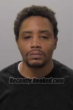 Recent Booking Mugshot For DARIS DEVONNE HARRISON In Allen County Ohio