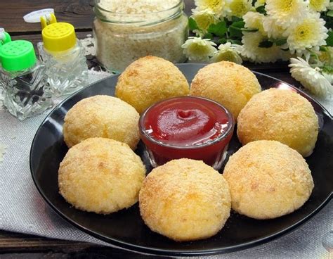 Rice Croquettes with Cheese (in the Oven)