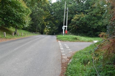 Grove Hill Cinderford Lane Junction N Chadwick Cc By Sa 2 0