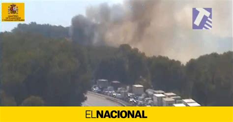 Reabren La Ap En Subirats Con Colas De Hasta Kil Metros Tras El