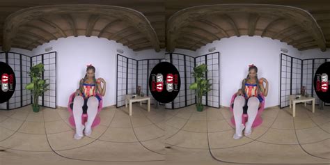 Stunning Ebony Babe Glorya Dressed Up As Snowwhite Loves Posing Her Feet And Playing With A