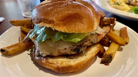 Review Delicious Sweet Spicy Chicken Sandwich At Barrel Room On Canal