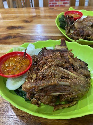 Tempat Makan Bebek Goreng Paling Enak Di Semarang Nibble