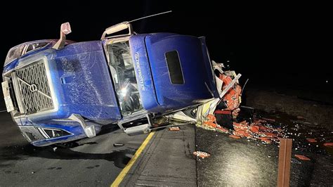 No Yolk Semi Truck Crashes Causes Eggs To Spill Onto Washington Interstate R Truckspills