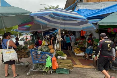 Vendedores Ambulantes Invaden Banquetas Y Dejan Sin Espacio A Peatones