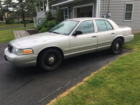 Shifty In Silver 2005 Ford Crown Victoria P71 Dailyturismo