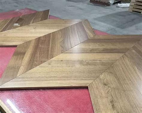 China Cheap European White Oak Chevron Engineered Hardwood Parquet Flooring Suppliers