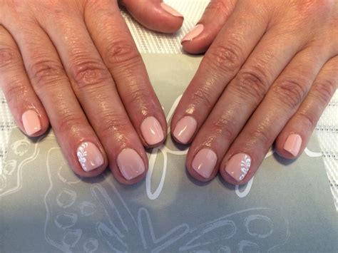 Nude Geelilakkaus Nails Nailart Nailpolish Nailart Nail Polish Dots Nude Stitches Nail