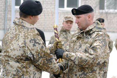 Latvieši vēstures likteņdzirnās Sauszemes spēku Kājnieku brigāde