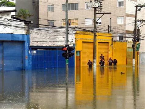 Blog do Wilson Filho Chuva alaga vários pontos em São Paulo e paralisa