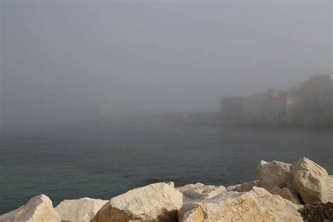 La Nebbia Che Arriva Dal Mare Scaminando