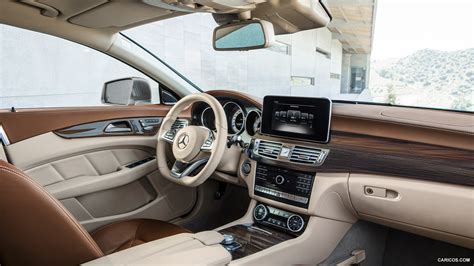 2015 Mercedes-Benz CLS-Class Shooting Brake - Interior | Caricos