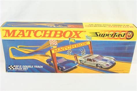 669 Matchbox Sf 5 Double Track Race Set Lot 669