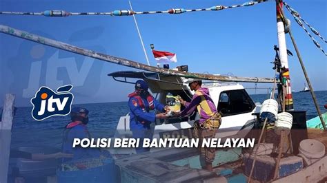 Dampak Kenaikan Bbm Polisi Polair Beri Bantuan Sembako Ke Nelayan