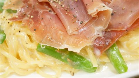 スペイン産生ハムとアスパラをレモンソースであえた期間限定の生パスタ「生ハムとアスパラのレモンクリーム」などファーストキッチンの新作メニュー4種