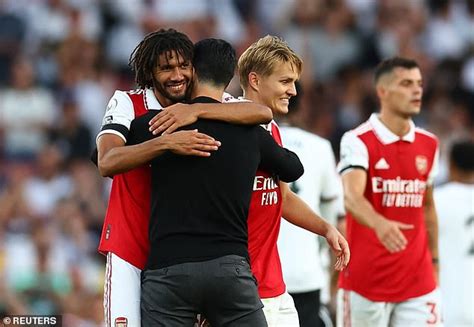 Mohamed Elneny Signs A One Year Contract Extension To Keep Him At