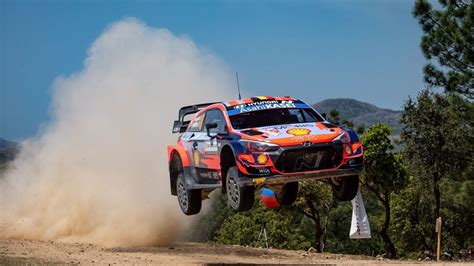 WRC Sardaigne Ogier leader après une journée folle Tanak et Sordo