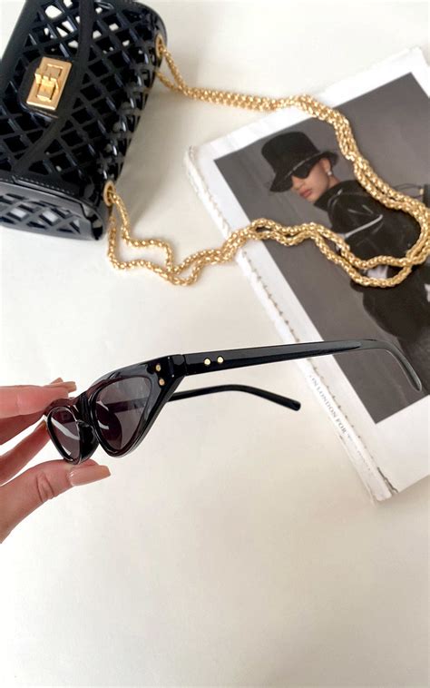 Emery Cat Eye Sunglasses In Black Ikrush