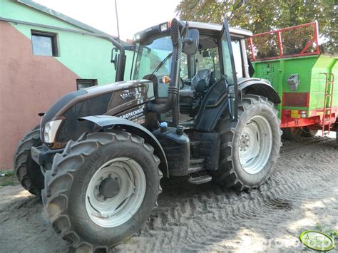 Zdjęcie traktor Valtra N113 HiTech 385906 Galeria rolnicza agrofoto