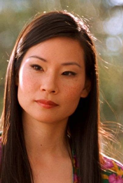 Lejos de Los Ángeles de Charlie el radical cambio físico de Lucy Liu