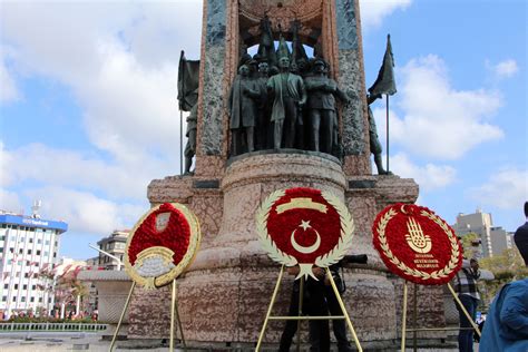 Stanbul Un Kurtulu Unun Y Ld N M Taksim De T Renle Kutland