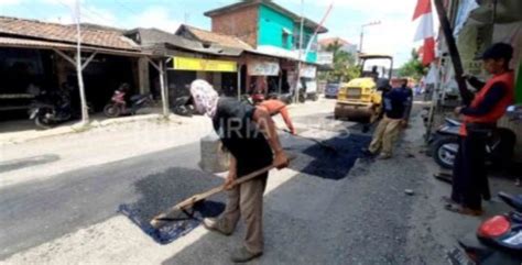 Pelaksanaan Perbaikan Akses Jalan Rusak Di Kudus Baru Mencapai