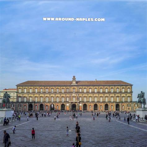 Palais Royal De Napleshistoire Photosregion De