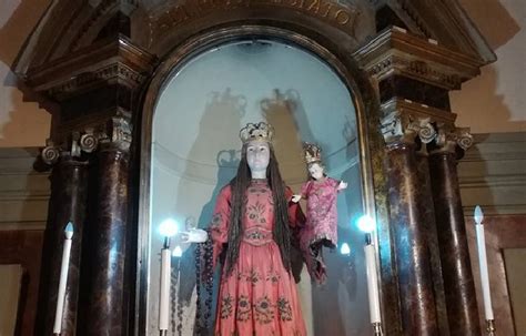 Napoli Dopo Anni Torna La Processione Di Santa Rita Alla Speranzella