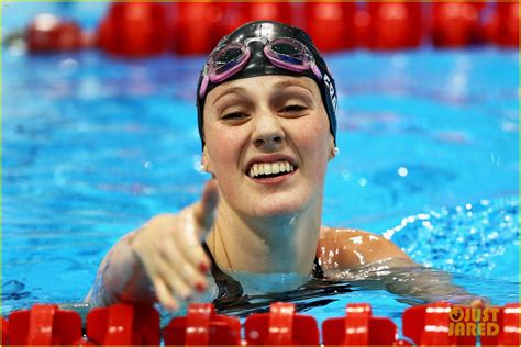 U S Womens Swimming Team Wins Gold In 4x200m Relay Photo 2695455