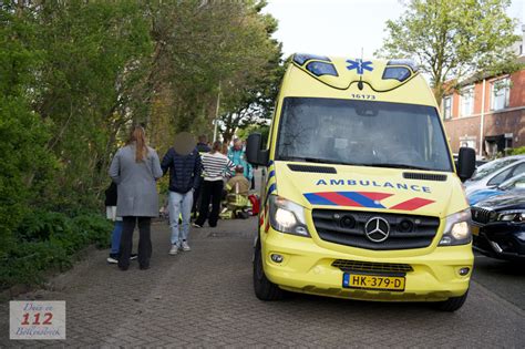 Wheelie Loopt Verkeerd Af Brommer Uitgebrand Bestuurder Naar