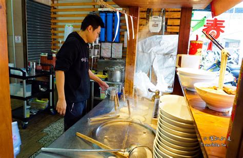 台中北屯│大塊紅燒牛肉麵 北平店~超浮誇厚切大塊滷牛腱，湯頭銷魂平價牛肉麵！ 輕旅行