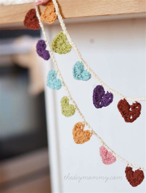 Crochet A Mini Hearts Bunting Banner The DIY Mommy