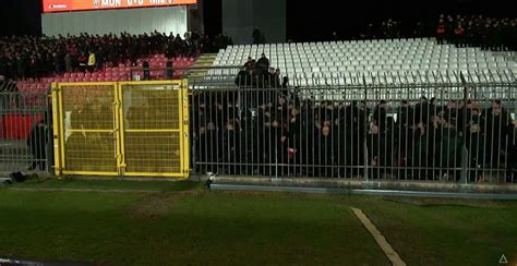 Perché i tifosi del Milan sono andati via dallo stadio di Monza dopo