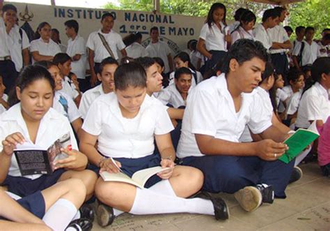 Alumnos de primaria podrán optar por becas de bachillerato