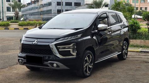 Mitsubishi Xpander Ultimate A T Hitam Facelift Km Rban