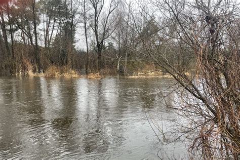 Podtopienia i nieprzejezdne drogi w Świętokrzyskiem