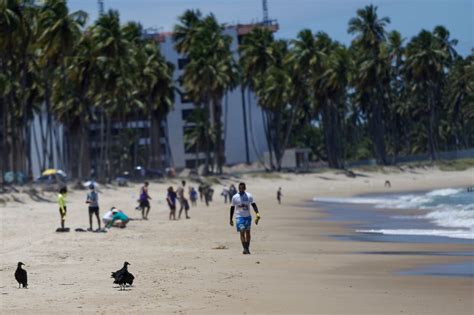 Ministro diz que maioria das praias de PE está apta para banho