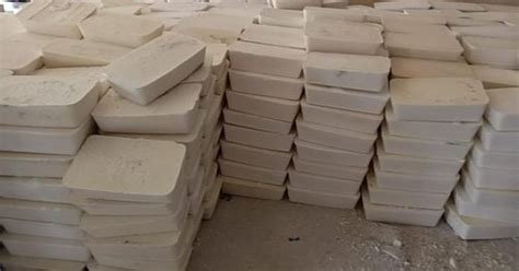 Gujarat Ferric Alum Slab Grade Industrial Packaging Type NAKED At