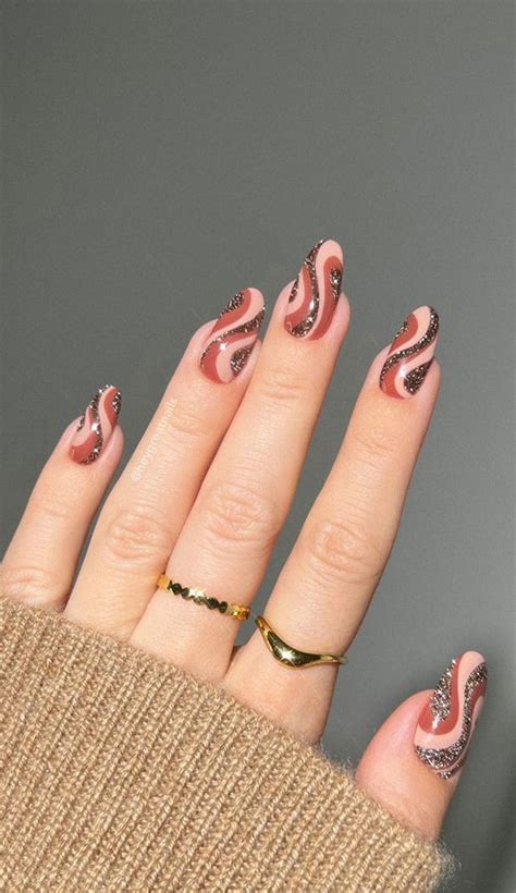 50 Gorgeous Fall Nails That Re Perfect For Thanksgiving Cinnamon Rose Glitter Wavy Nails